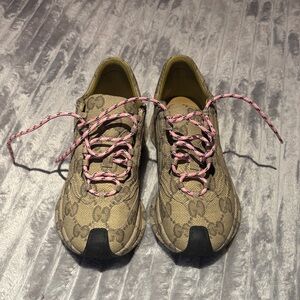 Gucci Women's Tan Sneakers with Pink Accents